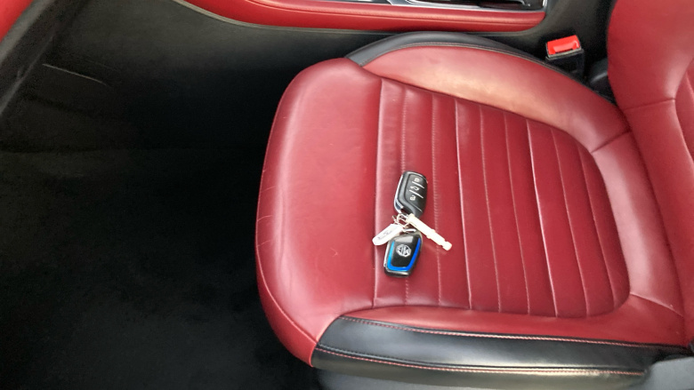 MG Hs 1.5 T-GDI Exclusive 5dr DCT Petrol Hatchback